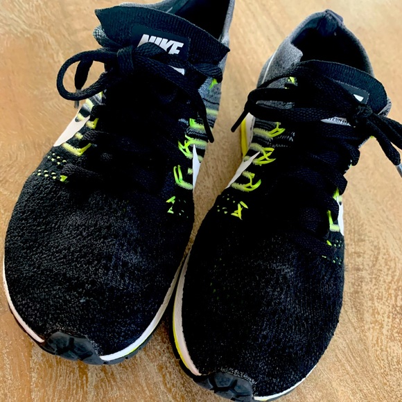 Nike Shoes - Women’s Nike zoom flyknit streak